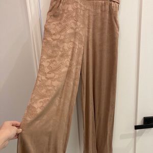 Wilfred wide leg crop pant with ties at back.